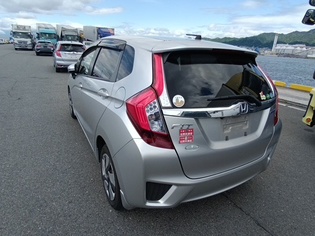 HONDA FIT HYBRID photo 3