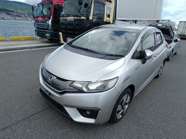 HONDA FIT HYBRID photo 2