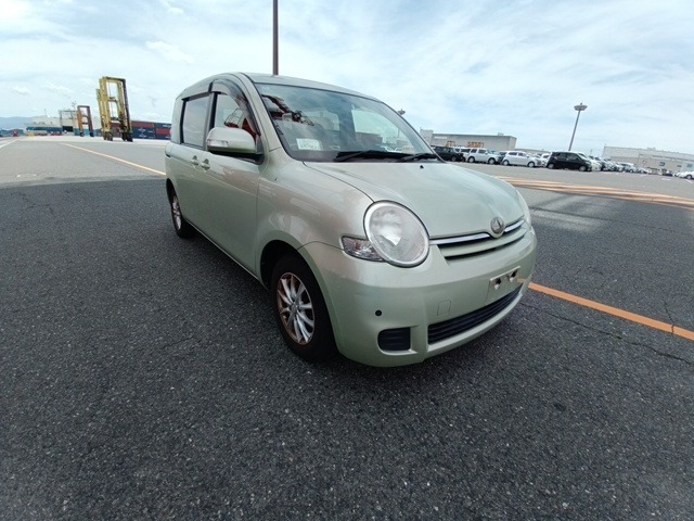 TOYOTA SIENTA 2009