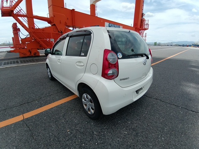 TOYOTA PASSO photo 3