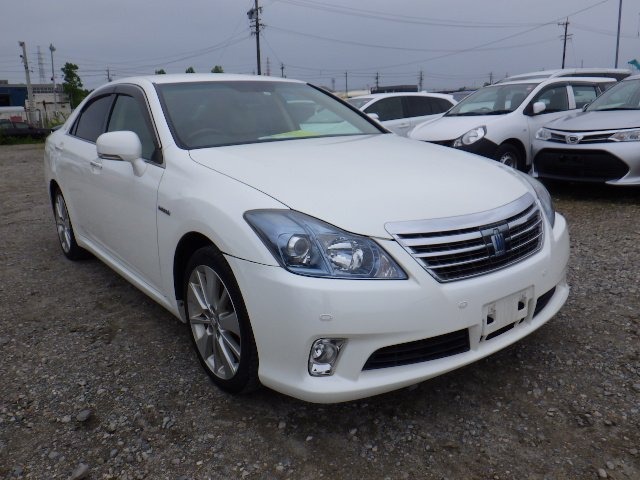 TOYOTA CROWN HYBRID 2011