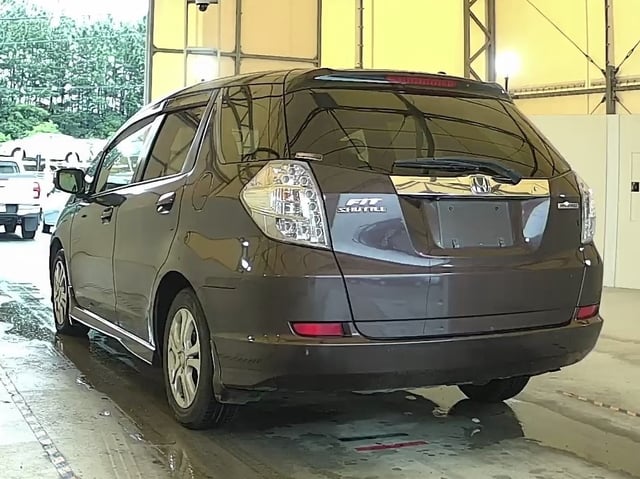 HONDA FIT SHUTTLE HYBRID photo 3