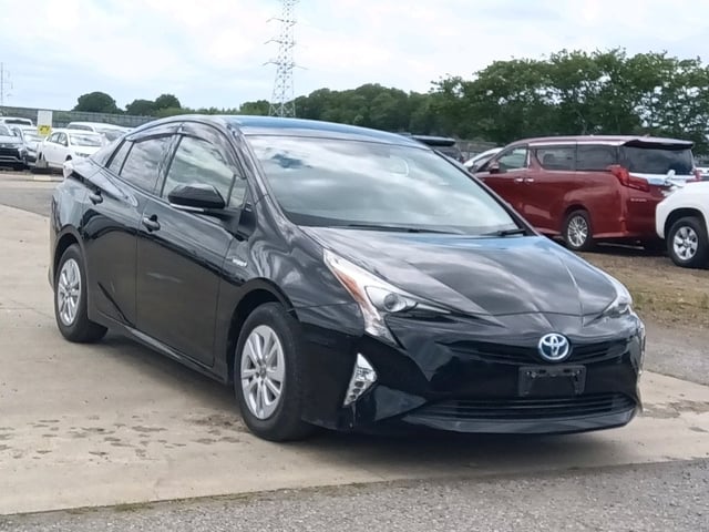 TOYOTA PRIUS 2017