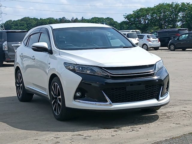 TOYOTA HARRIER 2017