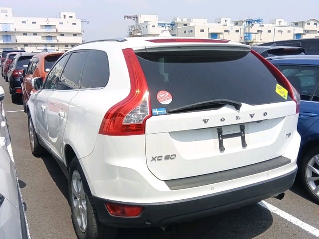 VOLVO XC60 photo 3