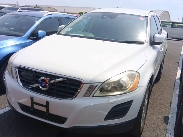 VOLVO XC60 photo 2