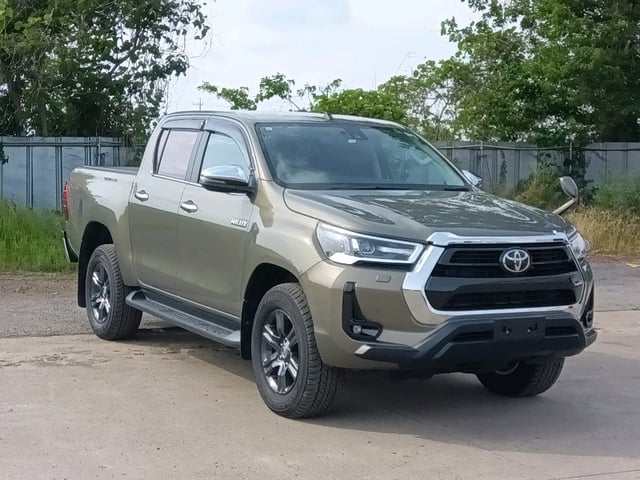 TOYOTA HILUX 2023