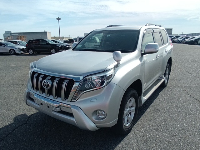 TOYOTA LAND CRUISER PRADO photo 2