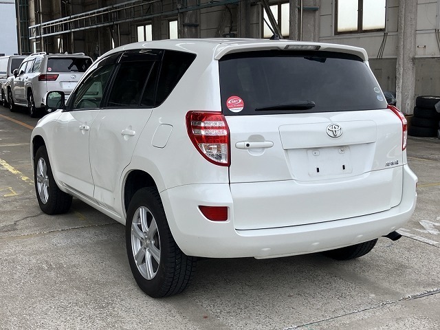 TOYOTA RAV4 photo 3
