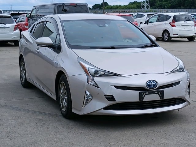 TOYOTA PRIUS 2017