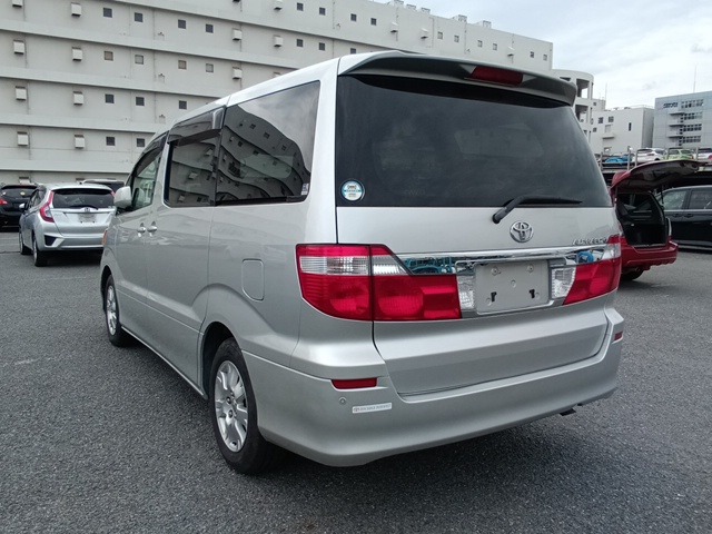 TOYOTA ALPHARD photo 3