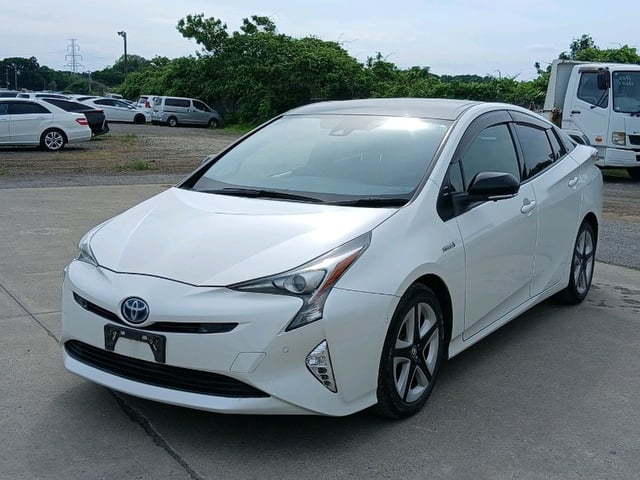 TOYOTA PRIUS photo 3