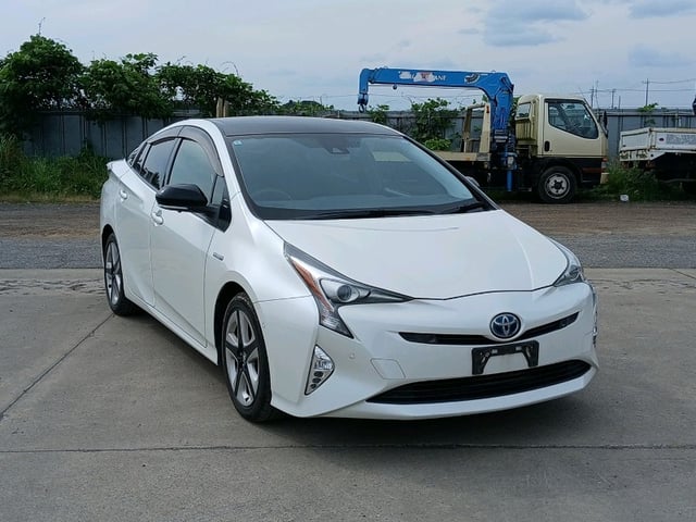 TOYOTA PRIUS 2018