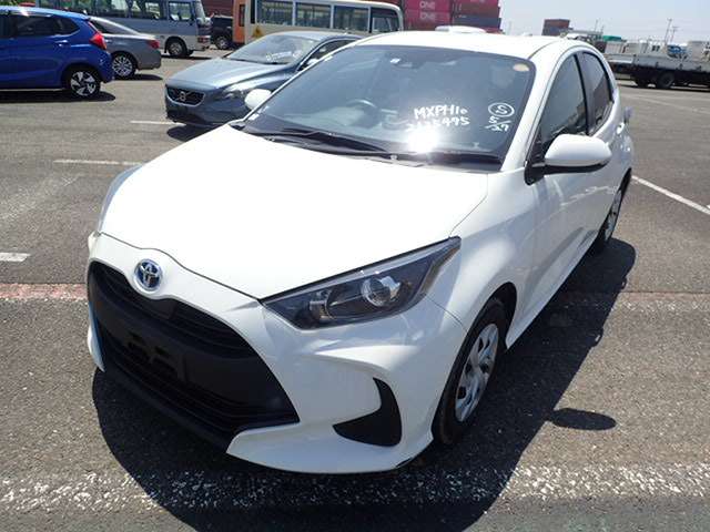 TOYOTA YARIS photo 2