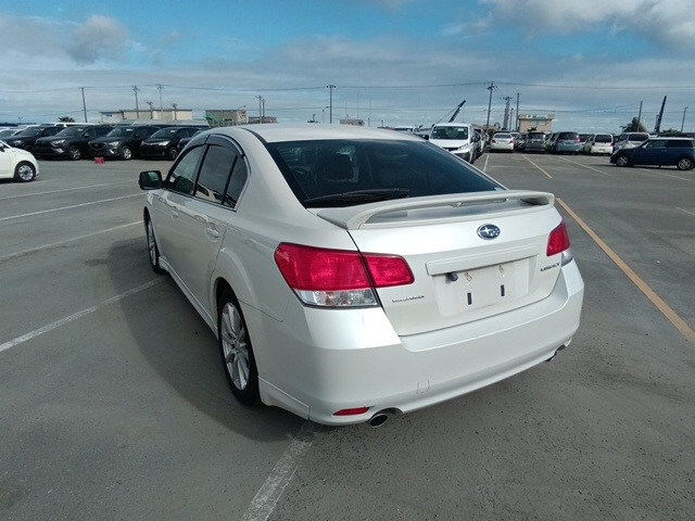 SUBARU LEGACY B4 photo 3