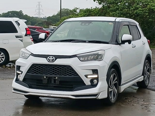 TOYOTA RAIZE photo 3