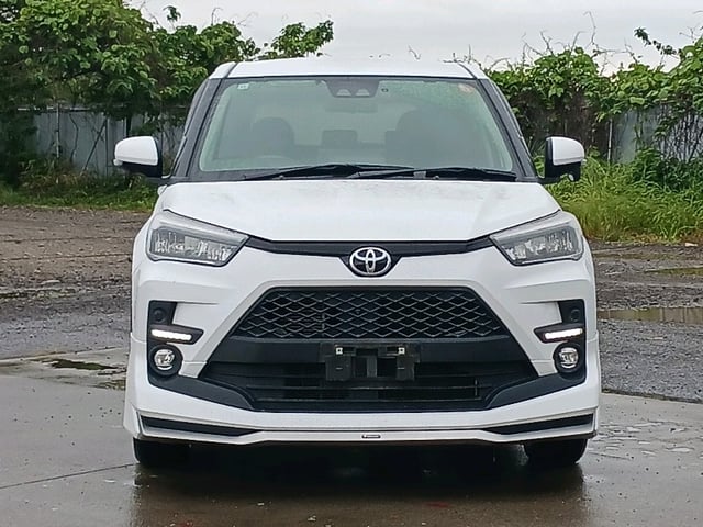 TOYOTA RAIZE photo 2