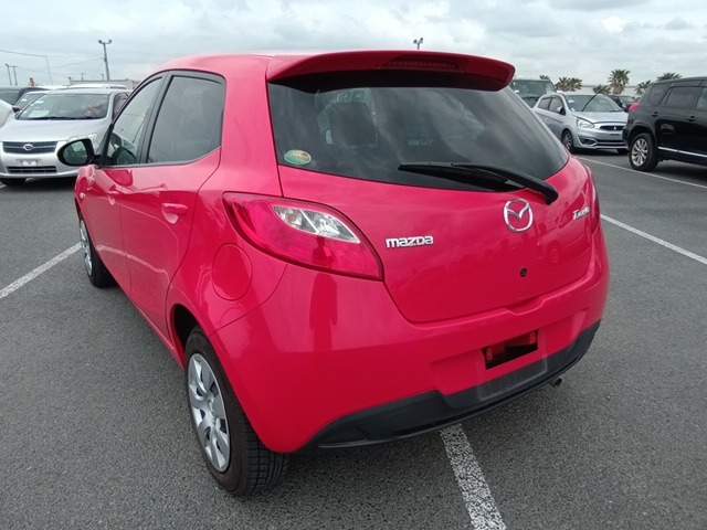 MAZDA DEMIO photo 3