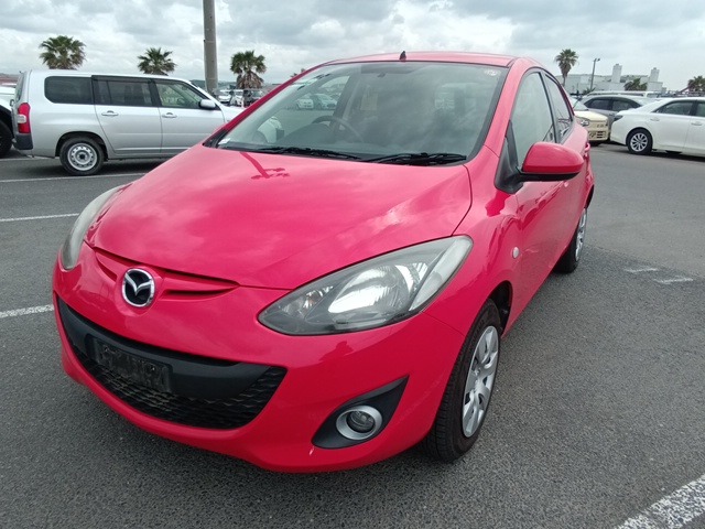 MAZDA DEMIO photo 2
