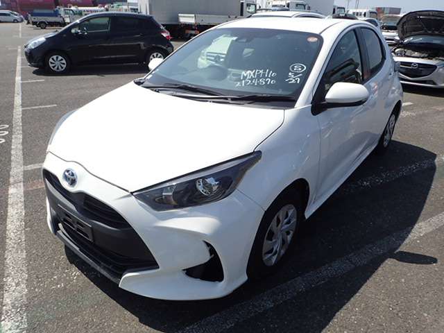 TOYOTA YARIS photo 2