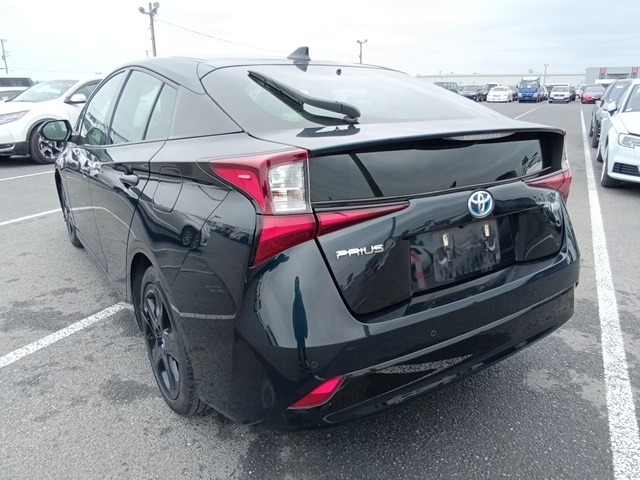 TOYOTA PRIUS photo 3