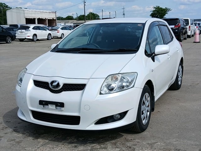 TOYOTA AURIS photo 3