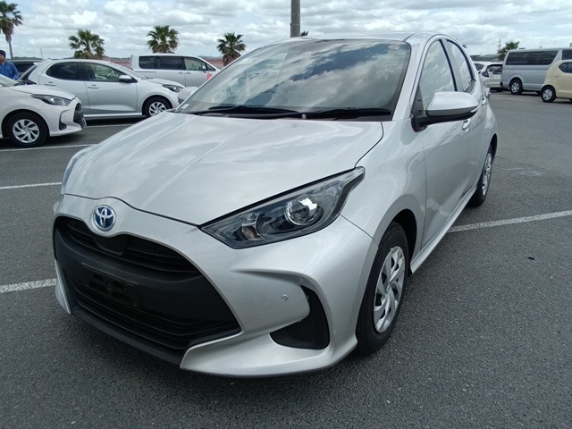 TOYOTA YARIS photo 2
