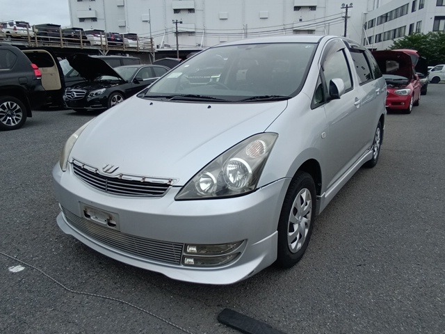 TOYOTA WISH photo 2