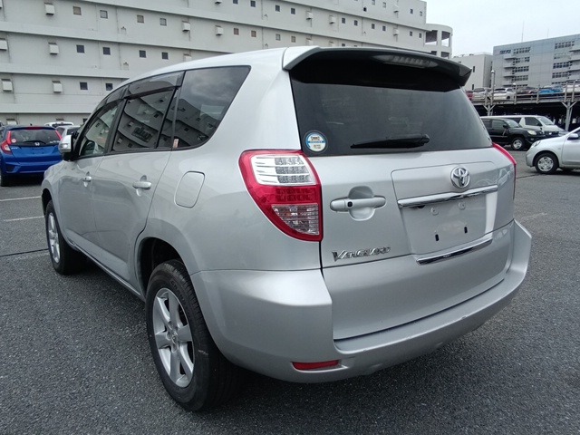 TOYOTA VANGUARD photo 3