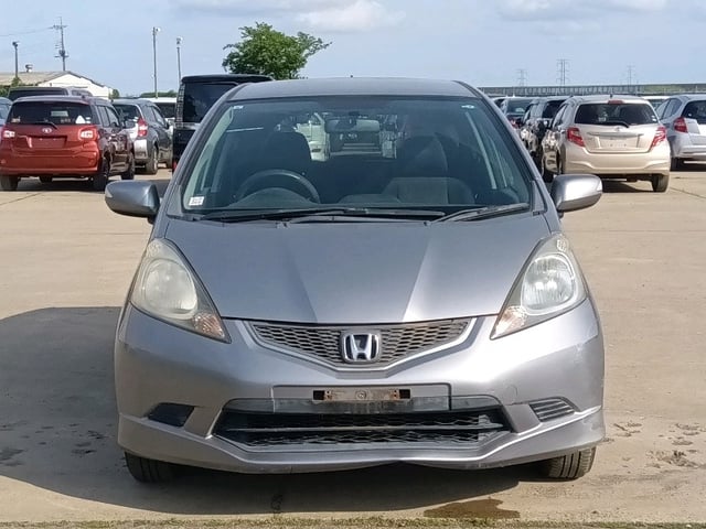 HONDA FIT photo 2