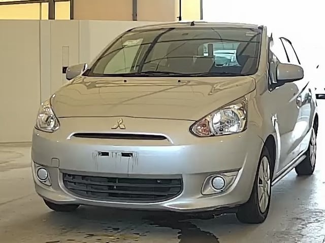 MITSUBISHI MIRAGE photo 2