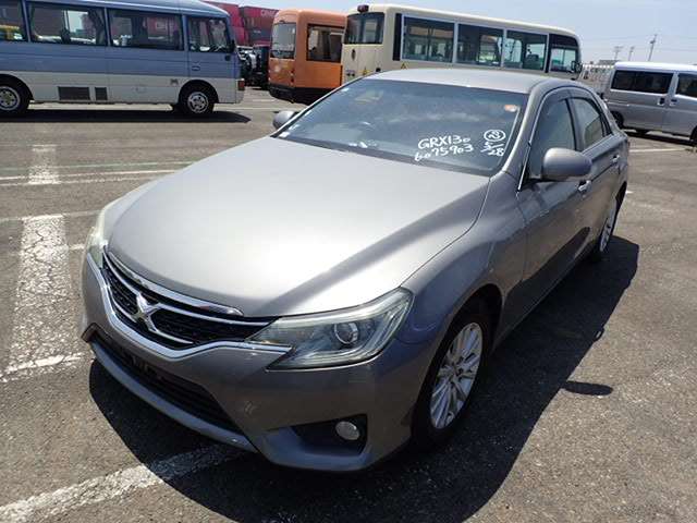 TOYOTA MARK X photo 2