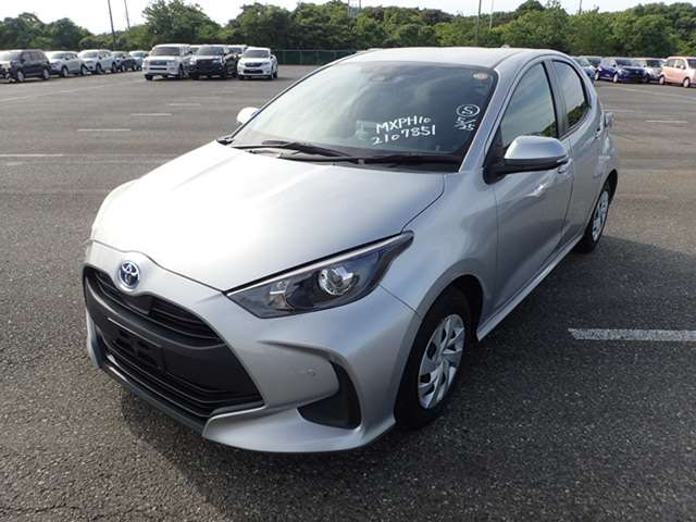 TOYOTA YARIS photo 2