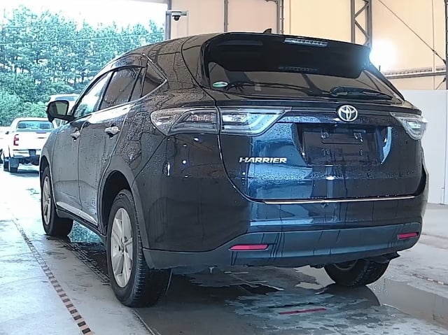 TOYOTA HARRIER photo 3