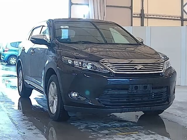 TOYOTA HARRIER 2017