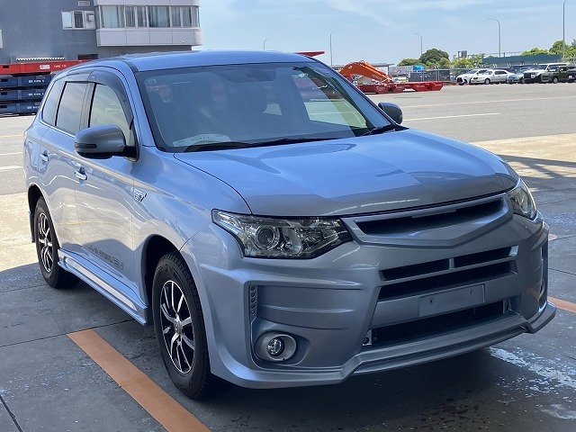 MITSUBISHI OUTLANDER PHEV 2013