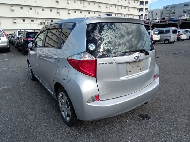 TOYOTA RACTIS photo 3