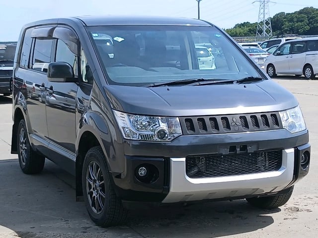 MITSUBISHI DELICA D5 2017