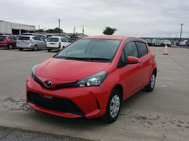 TOYOTA VITZ photo 3