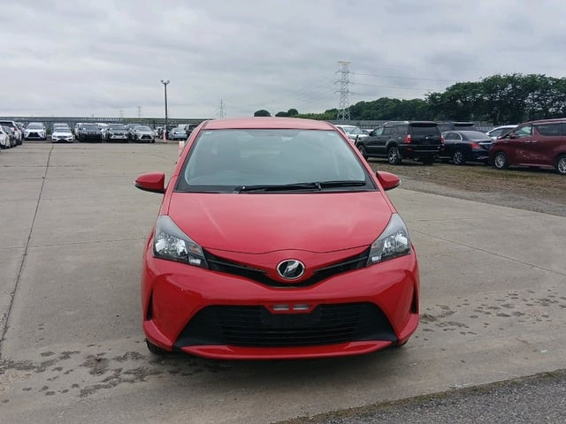 TOYOTA VITZ photo 2