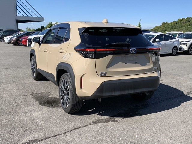 TOYOTA YARIS CROSS photo 3