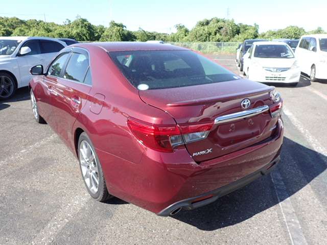 TOYOTA MARK X photo 3