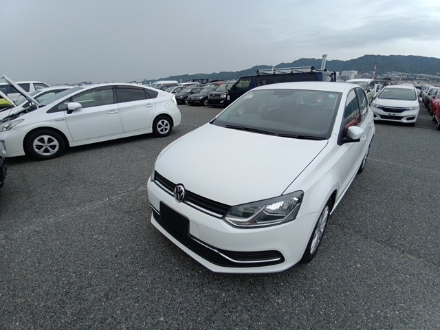VOLKSWAGEN POLO 2015