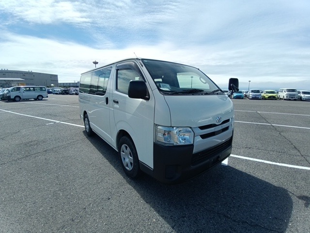 TOYOTA REGIUSACE VAN 2020