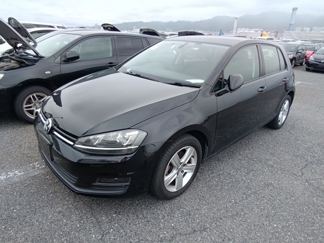 VOLKSWAGEN GOLF photo 2