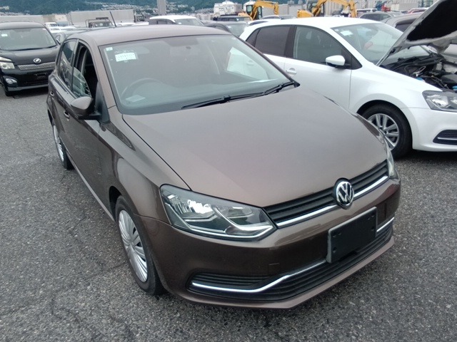 VOLKSWAGEN POLO 2015