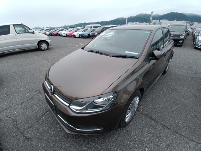 VOLKSWAGEN POLO photo 2