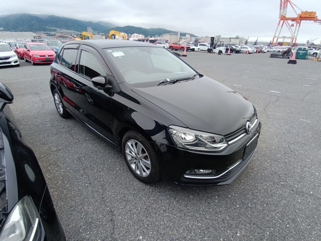 VOLKSWAGEN POLO 2015