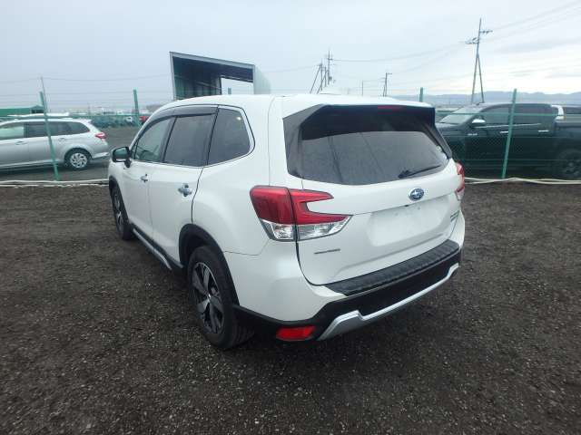 SUBARU FORESTER photo 3