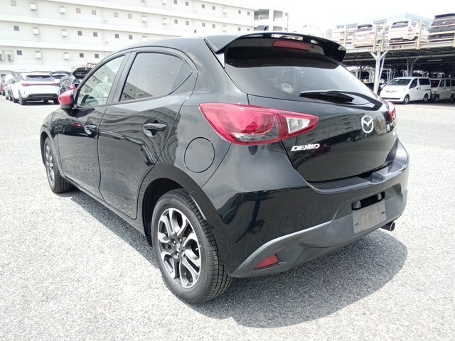 MAZDA DEMIO photo 3